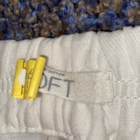 Ann Taylor LOFT linen shorts in beautiful Ivory color. - Picture 4 of 8